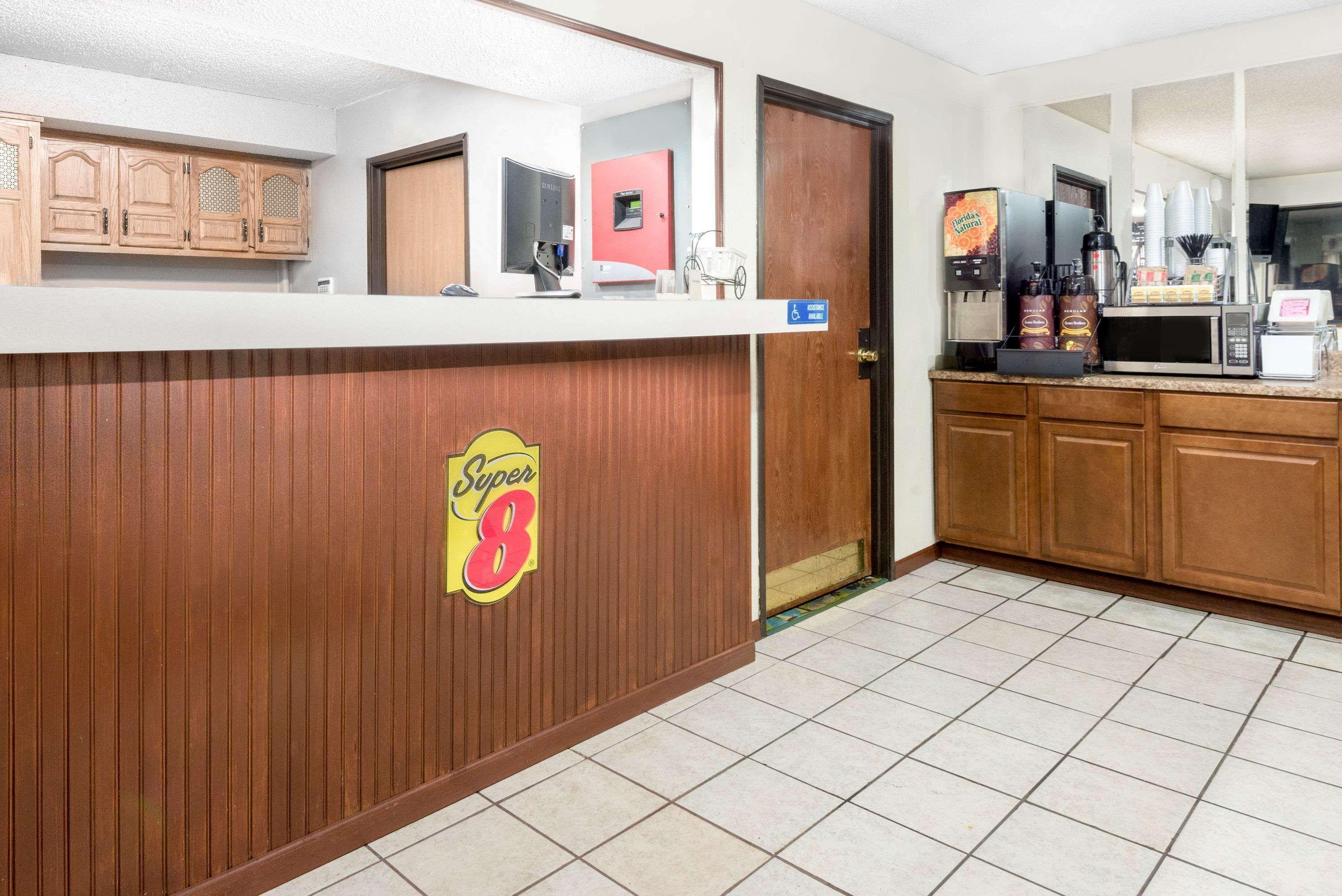 Super 8 By Wyndham Kent/Akron Area Ngoại thất bức ảnh