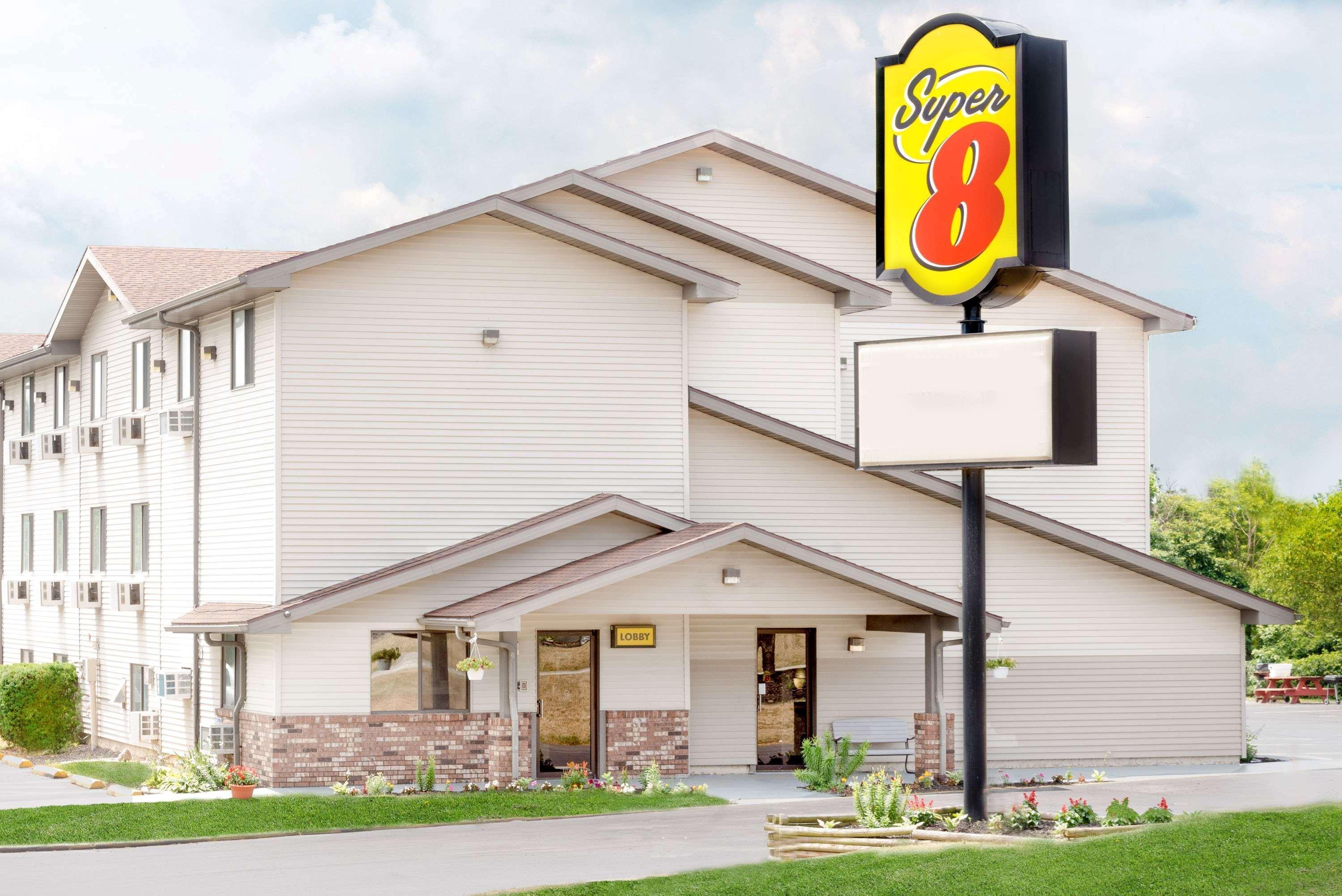 Super 8 By Wyndham Kent/Akron Area Ngoại thất bức ảnh