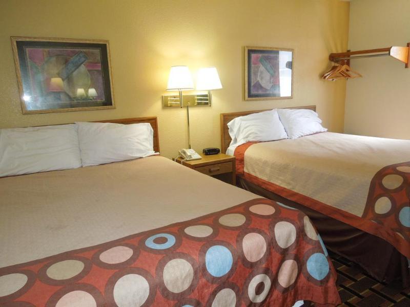 Super 8 By Wyndham Kent/Akron Area Ngoại thất bức ảnh