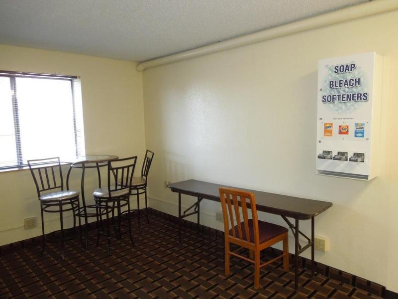 Super 8 By Wyndham Kent/Akron Area Ngoại thất bức ảnh